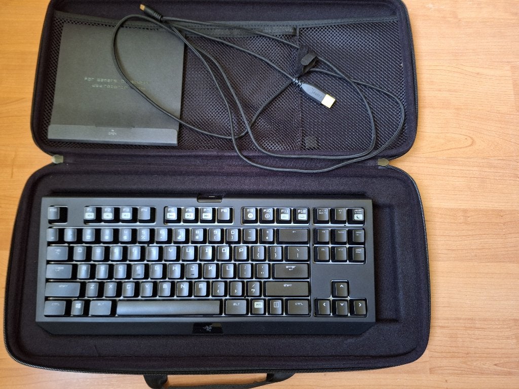 Razer BlackWidow Tournament Edition + Carrying Case.., Computers en Software, Ophalen, Verlichte toetsen, Zo goed als nieuw, Razer