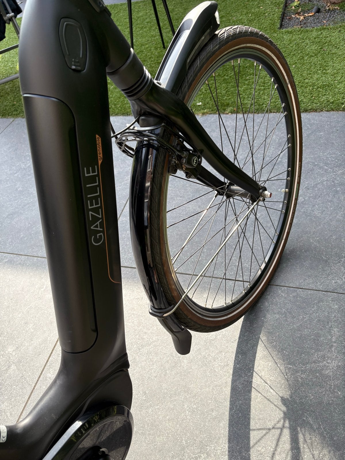 Foto 16 van Nieuwstaat! Gazelle Grenoble C8 HMB E-bike platin accu 500wh