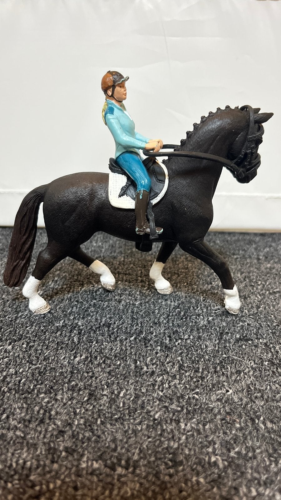 Schleich paard met tuig en ruiter, Ophalen of Verzenden, Gebruikt, Jongen of Meisje