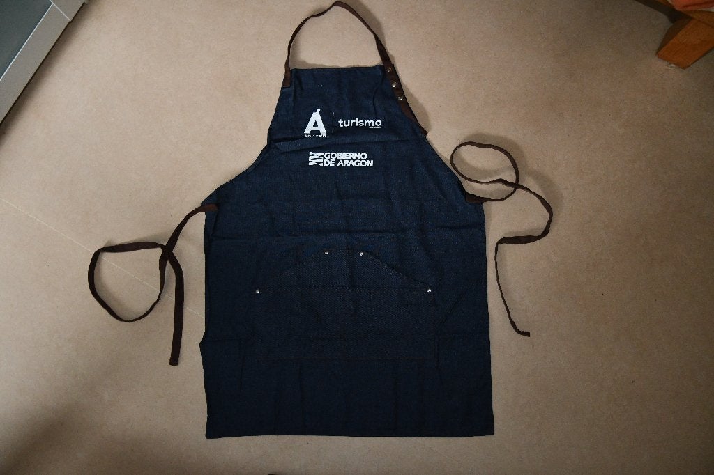 Zeer handige jeans BBQ- of werkschort uit Aragon., Huis en Inrichting, Schort, Nieuw, Ophalen of Verzenden, Geschikt voor BBQ