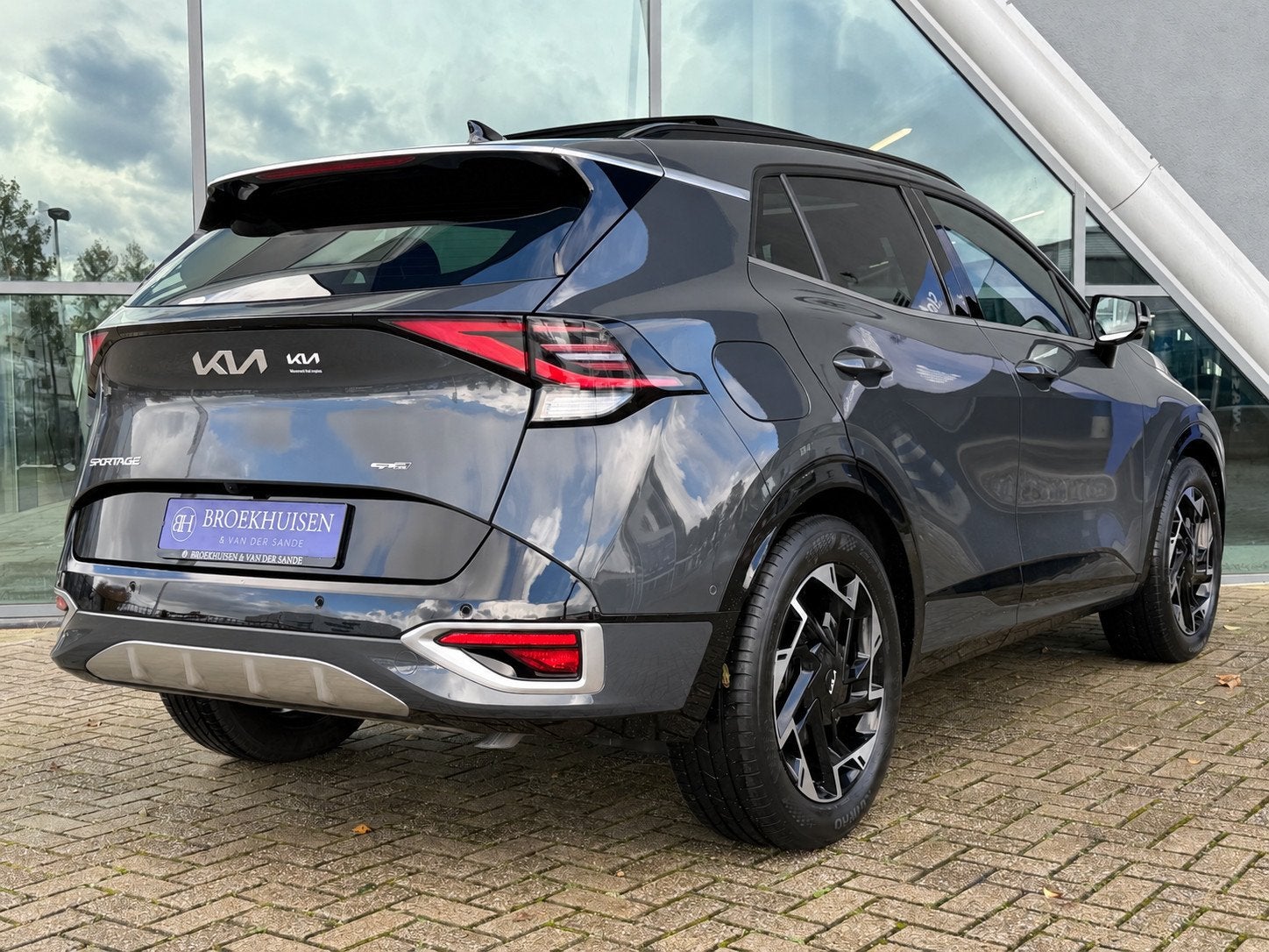Kia Sportage 1.6 T-GDi Plug-in Hybrid AWD GT-PlusLine 265pk, Automaat, Gebruikt, Zwart, 4 cilinders