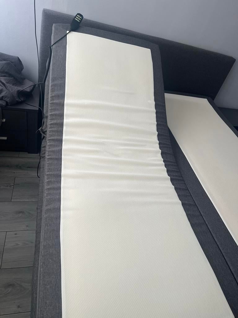 Boxspring met verstelbare bodems, Tweepersoons, Ophalen of Verzenden, Zo goed als nieuw, 180 cm