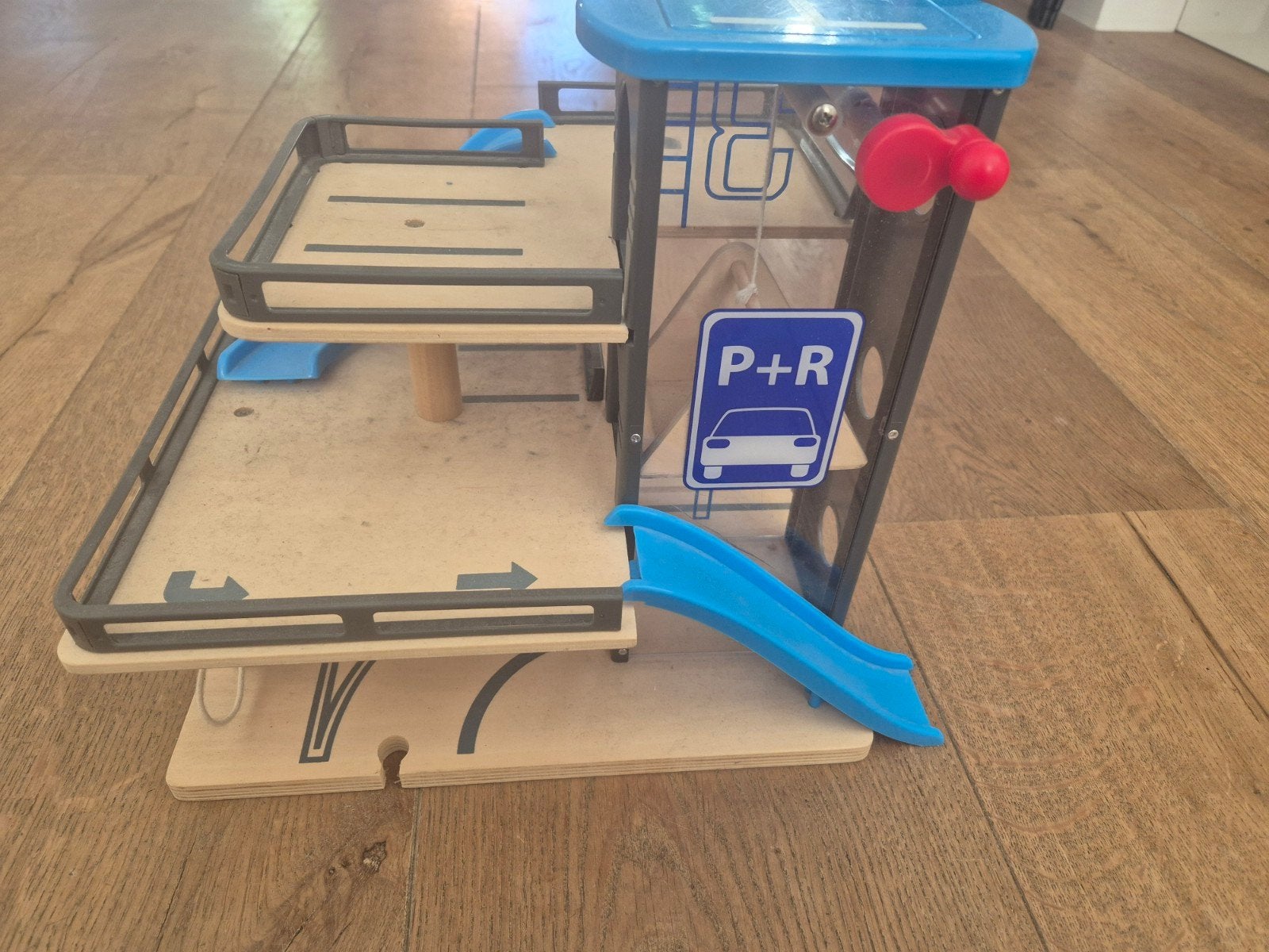 Houten garage voor kleine auto's, Kinderen en Baby's, Speelgoed | Houten speelgoed, Ophalen, Gebruikt, Overige typen