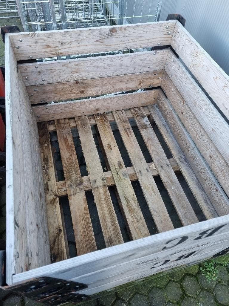 stevige houten krat op pallet 120x100x100 cm opbouwrand, Huis en Inrichting, Woonaccessoires | Kisten, Ophalen, Gebruikt, 100 tot 150 cm