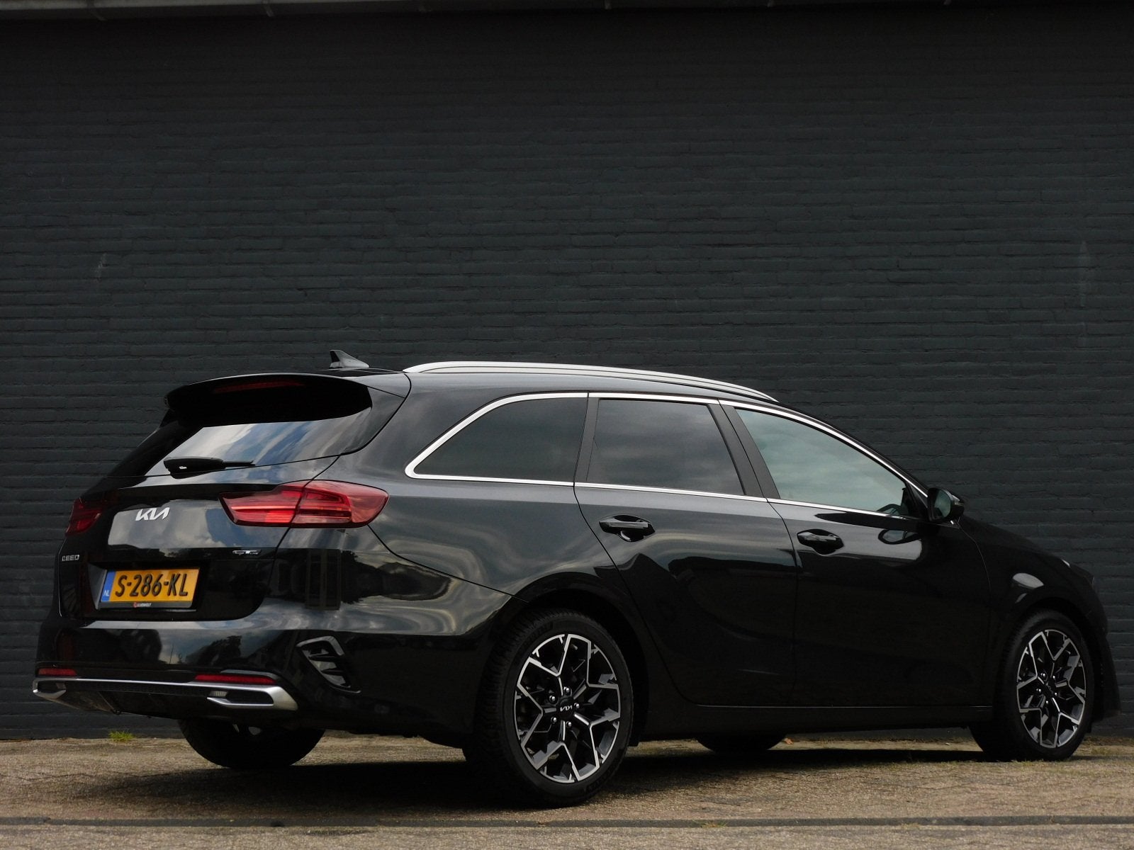 Kia Ceed Sportswagon 1.5 T-GDi GT-PlusLine 1e EIGENAAR! CARP, Gebruikt, 160 pk, Zwart, Origineel Nederlands