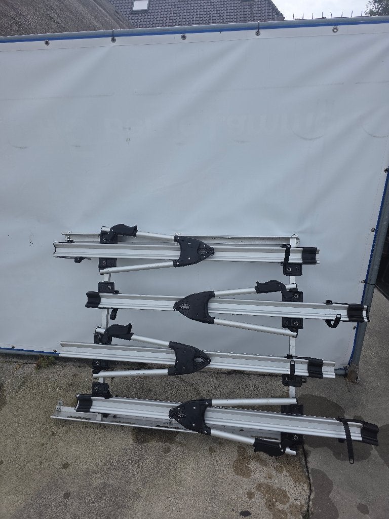 Fietsendrager merk Thule voor 4 fietsen., Auto diversen, Ophalen, 3 fietsen of meer, Gebruikt, Fietsendrager-accessoire