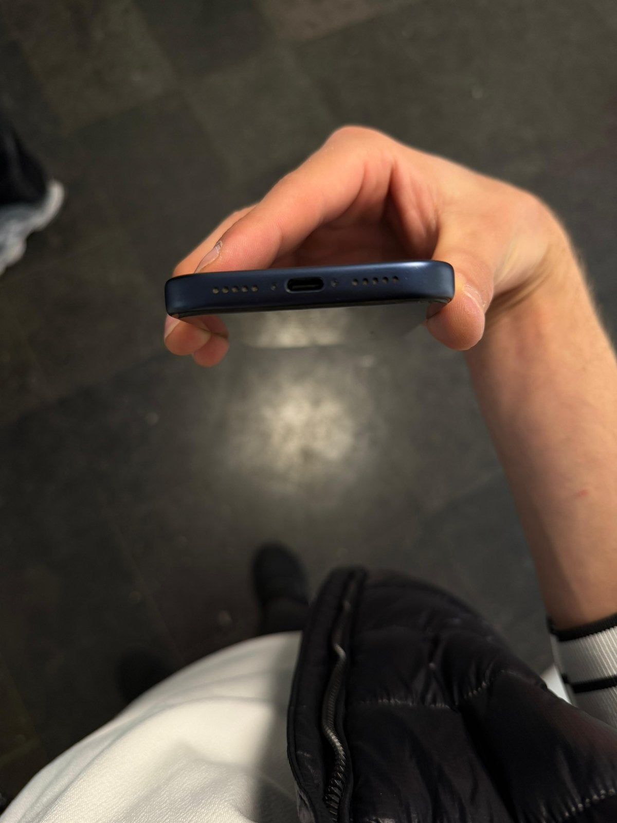 iPhone 17 Pro  - 100% batterij, lichte schade screenprote, Zo goed als nieuw, Met abonnement, Zonder simlock, 100 %