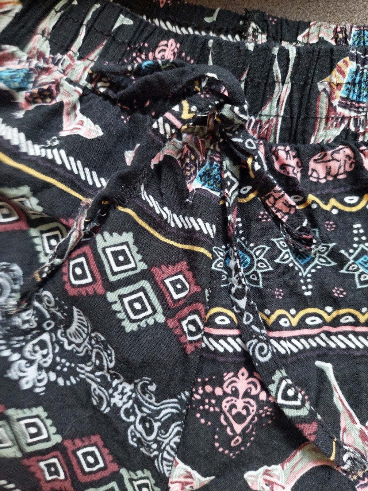 Nieuwe korte broek met  print en kwastjes mt M/L, Kleding | Dames, Maat 38/40 (M), Kort, Meerkleurig, Nieuw