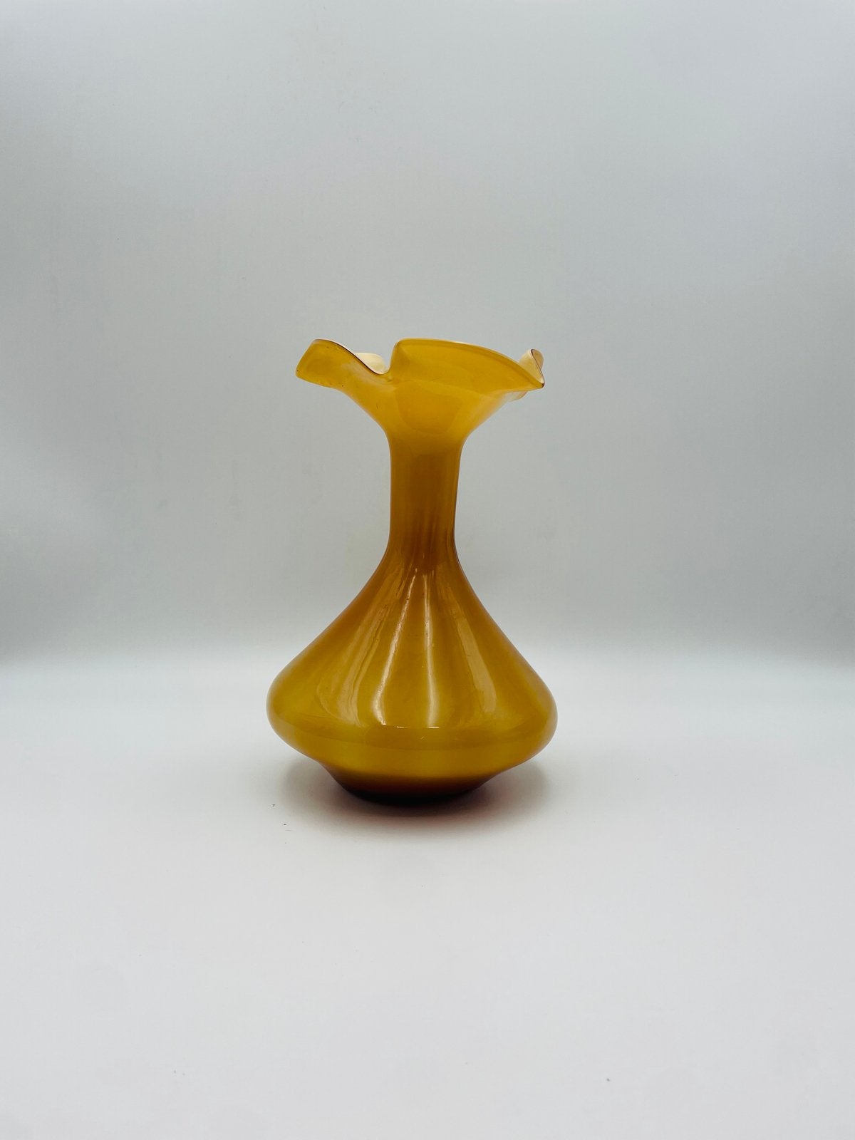 Amber Murano vaas met golvende rand, Antiek en Kunst, Antiek | Vazen, Ophalen of Verzenden