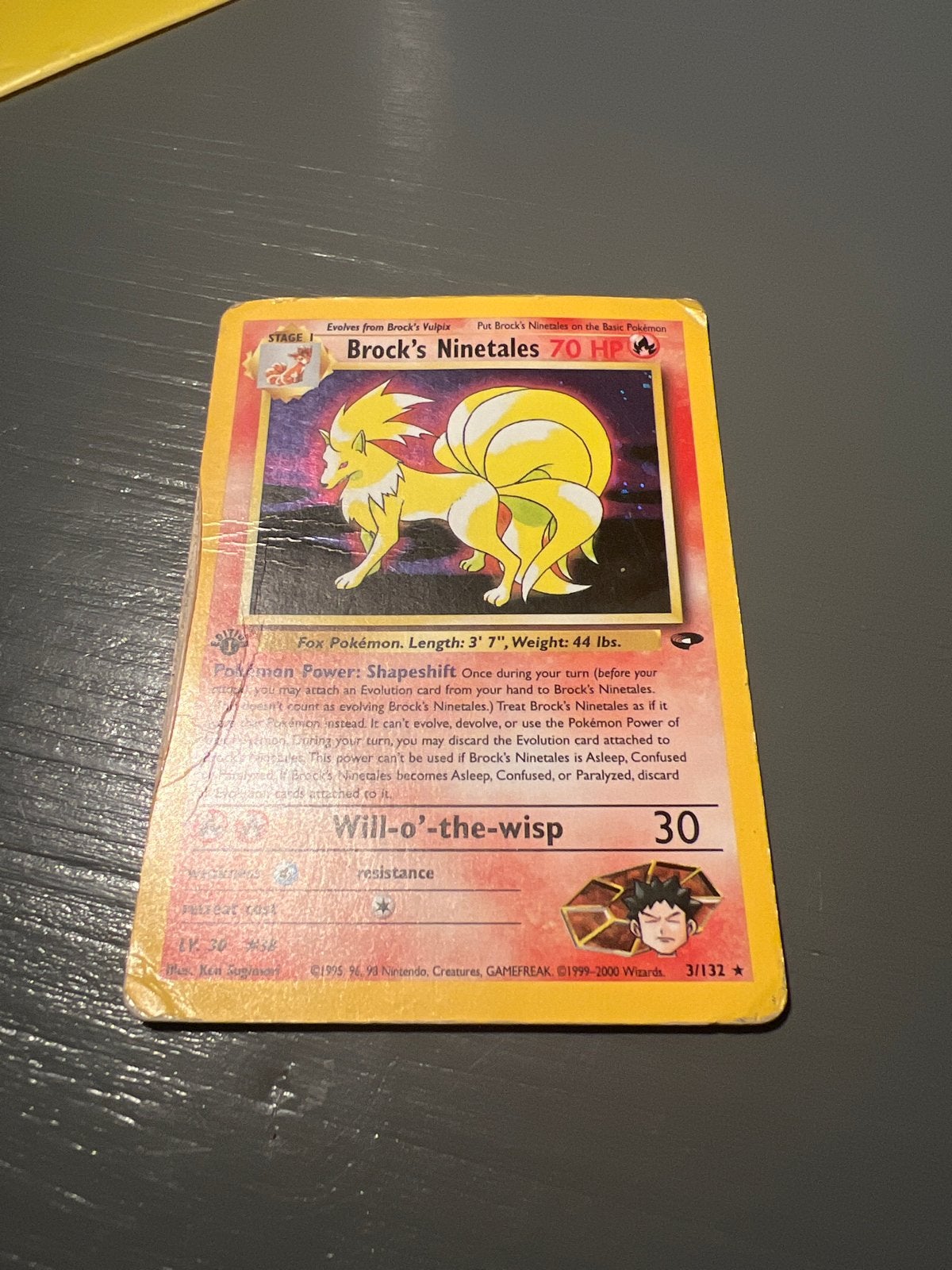First Edition Brock's Ninetales (1995) - Slechte Staat, Ophalen of Verzenden, Gebruikt, Losse kaart, Foil