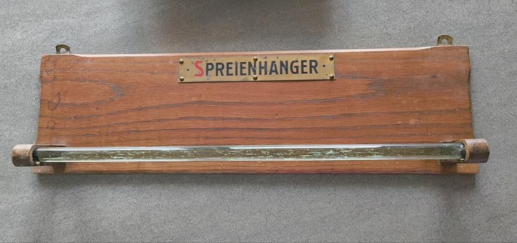Antieke spreienhanger +Art Deco letters, Amsterdamse school?, Ophalen of Verzenden