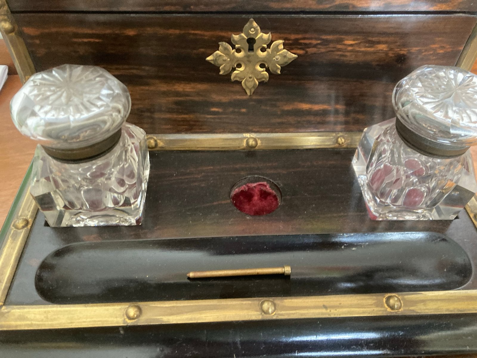 Antieke Coromandel Brievenhouder met Inktpotten, Ophalen