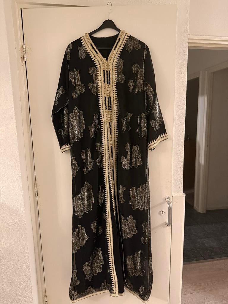 Elegante Marokkaanse Jellaba Maat L, Ophalen, Zo goed als nieuw, Maat 42/44 (L), Zwart