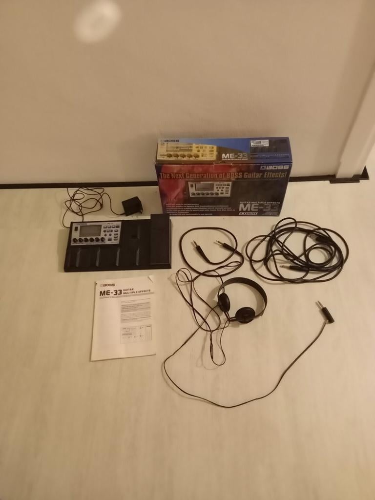 Boss ME-33 Gitaar Multi-Effect Processor met accessoires, Ophalen of Verzenden, Gebruikt, Multi-effect
