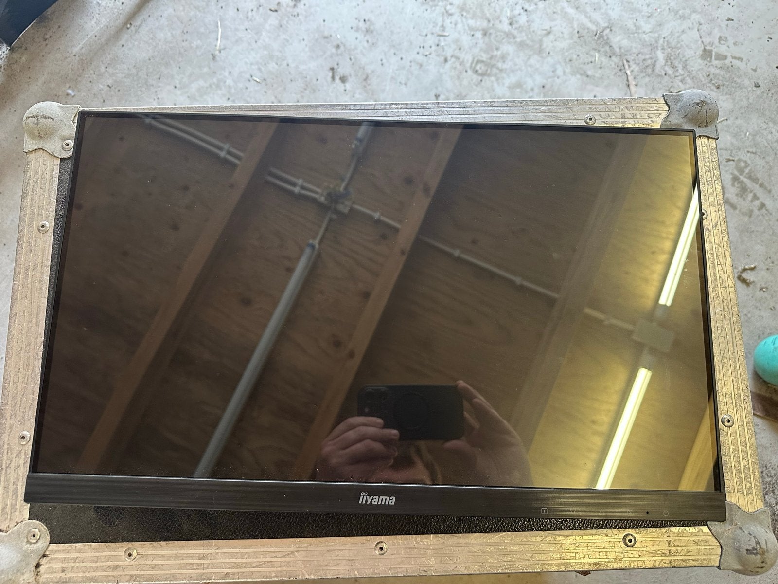 Iiyama touchscreen in flightcase - Gebruikt, Ophalen, Gebruikt, Touchscreen, Full HD