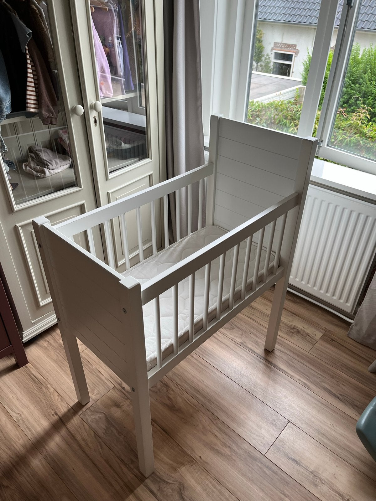 Wit houten wiegje met matras, Ophalen, Gebruikt, Ledikant