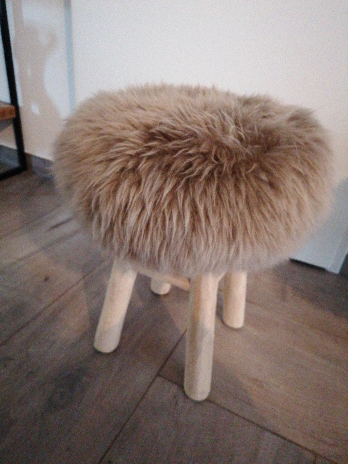 Decoratieve kruk met pluizige zitting, Ophalen of Verzenden