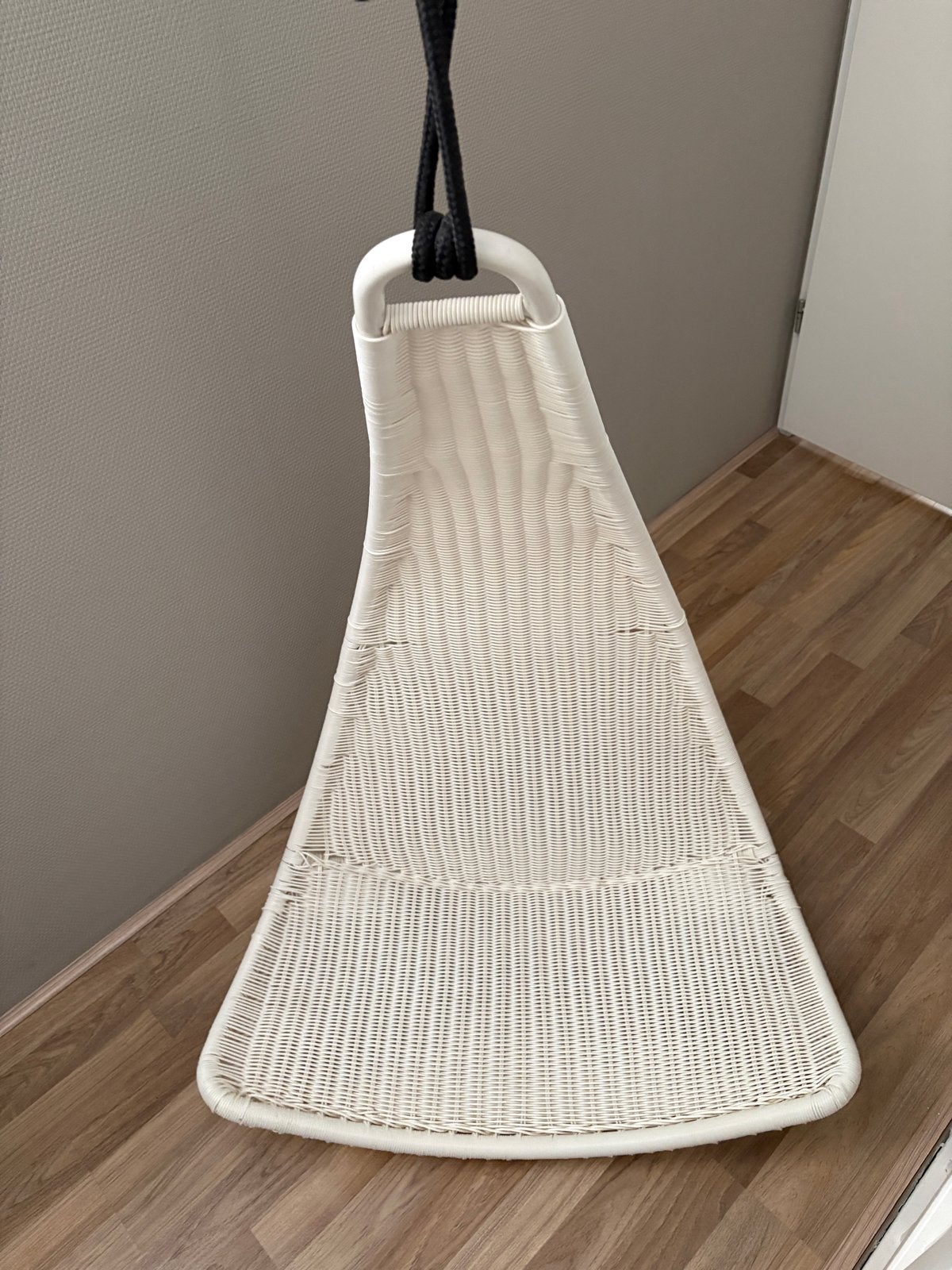 IKEA PS SVINGA hangstoel - Wit, zo goed als nieuw, Ophalen, Kunststof, Wit, Zo goed als nieuw