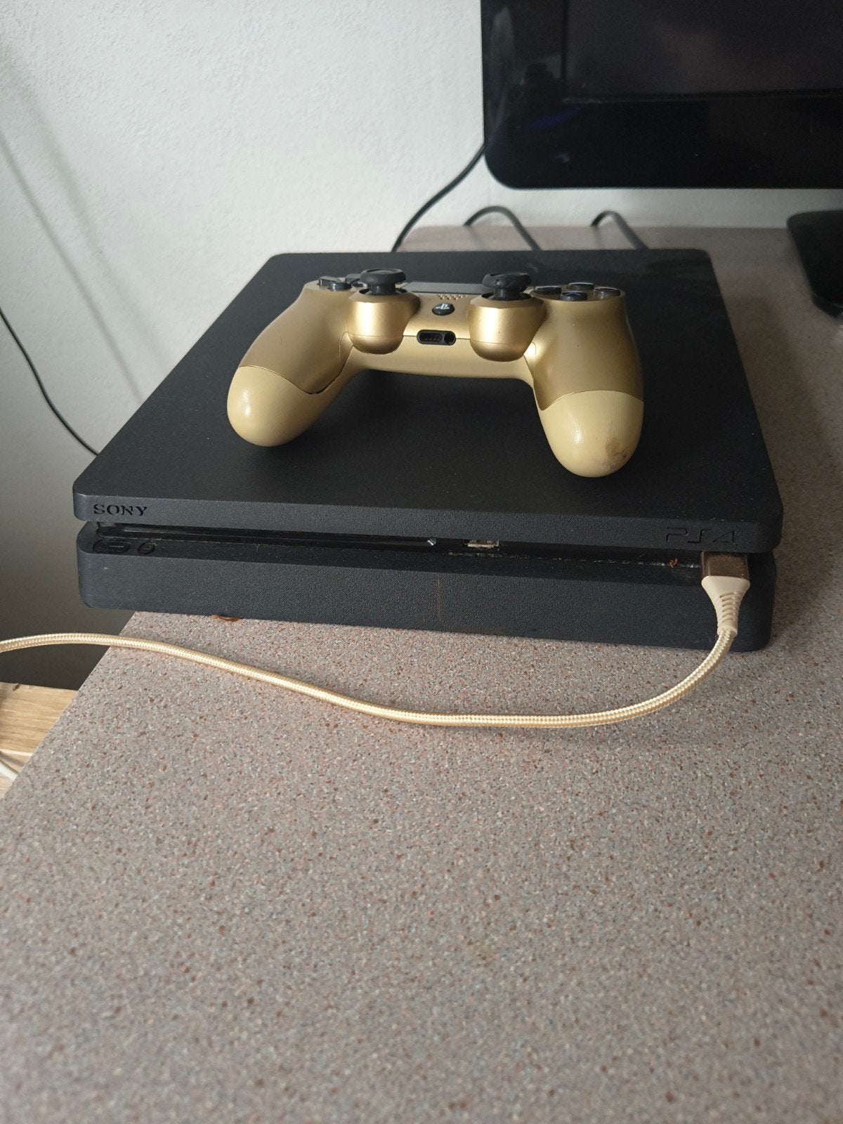 Sony PlayStation 4 Slim met 1 TB opslag en controller, Ophalen, Gebruikt, 1 TB, Met 1 controller