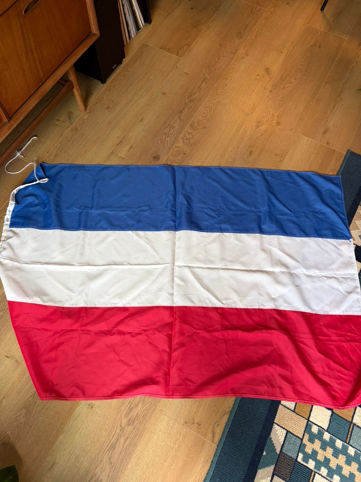 Omgekeerde Nederlandse protest vlag, Verzenden, Nieuw