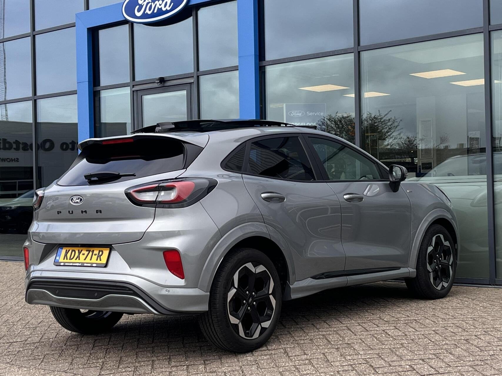 Ford Puma 1.0 EcoBoost Hybrid ST-Line X 155PK Automaat Panod, Zwart, Met garantie (alle), Bedrijf, 155 pk