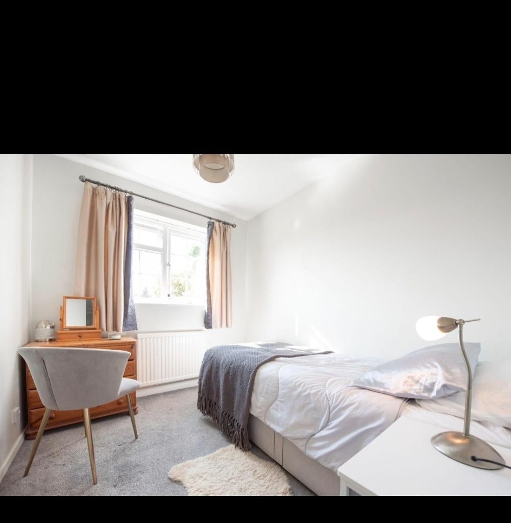 Studio gezocht regio Urk (Espel / Tollebeek / Emmeloord), Huizen en Kamers, Overige regio's
