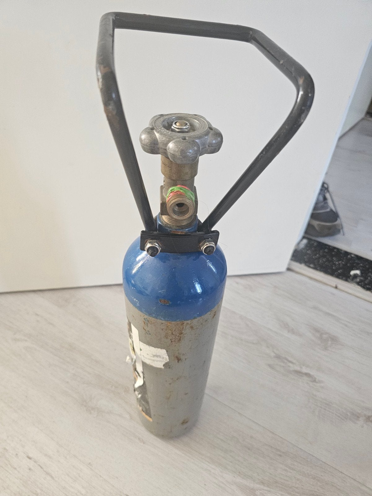Gebruikte persluchtfles met handvat, Ophalen, Gebruikt, Minder dan 200 liter/min, Minder dan 6 bar