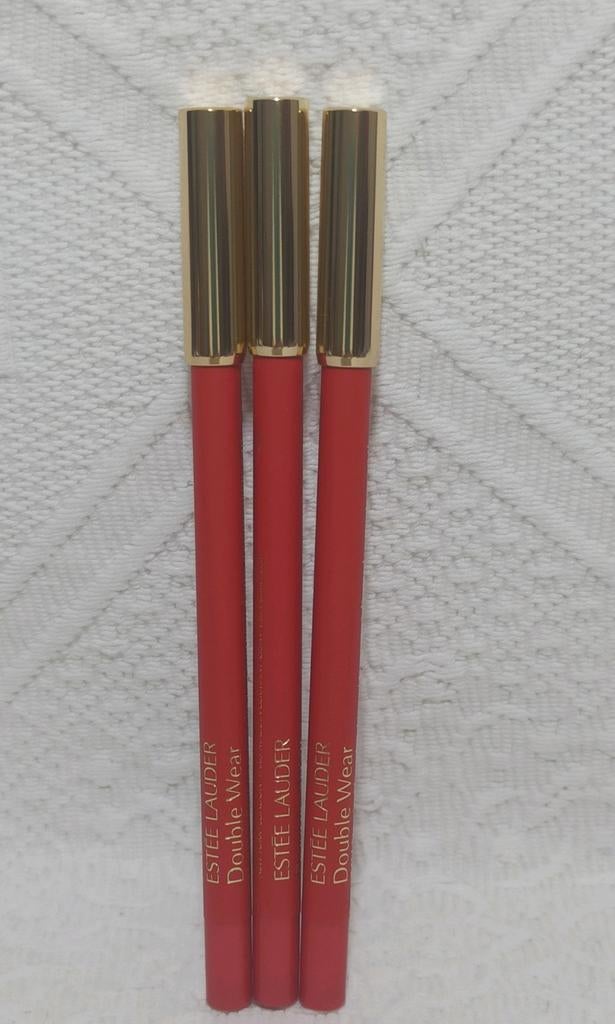 Estee Lauder Double Wear 24H Stay-in-Place Lip Liner 018 Red, Sieraden, Tassen en Uiterlijk, Uiterlijk | Cosmetica en Make-up