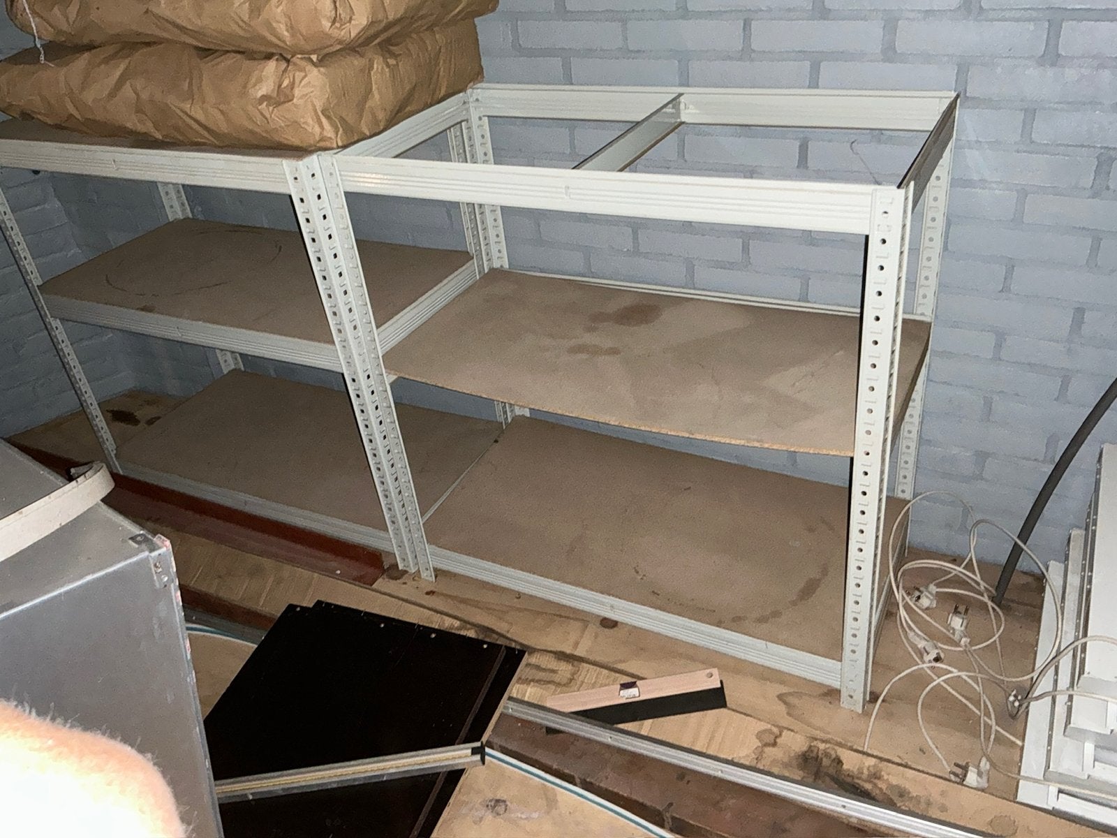 Stevige metalen stellingkast met houten planken, Huis en Inrichting, Ophalen