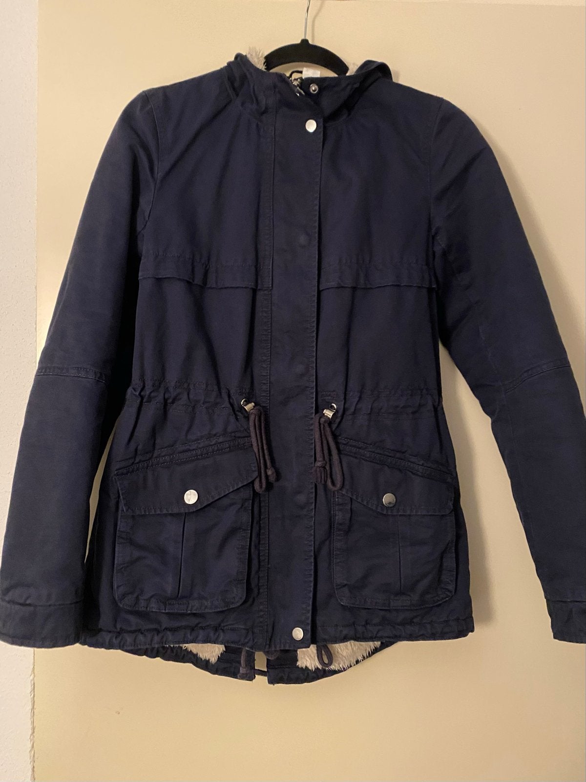Donkerblauwe H&M jas met teddy voering - Maat XS, Ophalen of Verzenden, Gedragen, Maat 34 (XS) of kleiner, Blauw