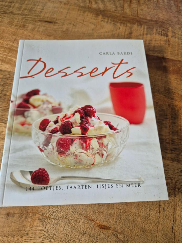 Desserts kookboek - Carla Bardi - 144 recepten, Boeken, Gelezen, Ophalen of Verzenden, Carla Bardi, Taart, Gebak en Desserts