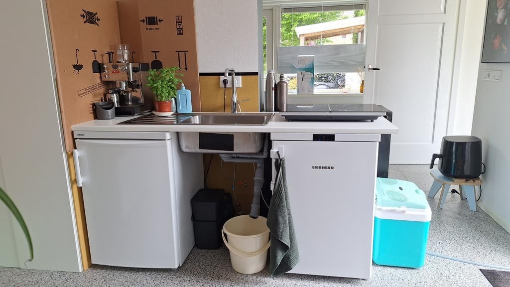 Tijdelijke keuken / noodkeuken, Huis en Inrichting, Keuken | Complete keukens, Ophalen, Gebruikt, Wit, Overige materialen