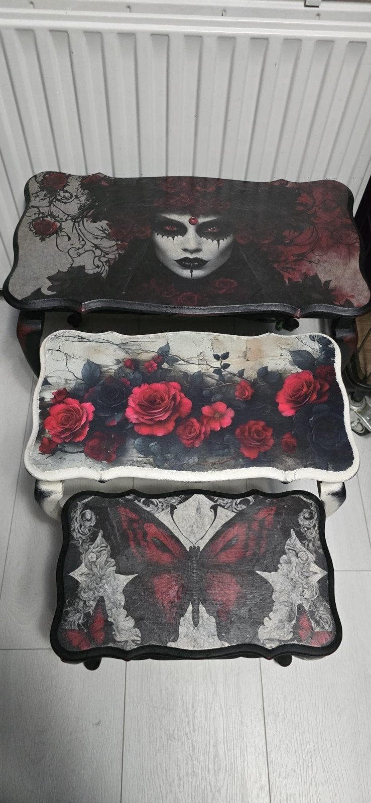 Goth/Alternative Queen Ann Tafeltjes - Handbeschilderd, Ophalen, Minder dan 45 cm, Minder dan 55 cm, Gebruikt