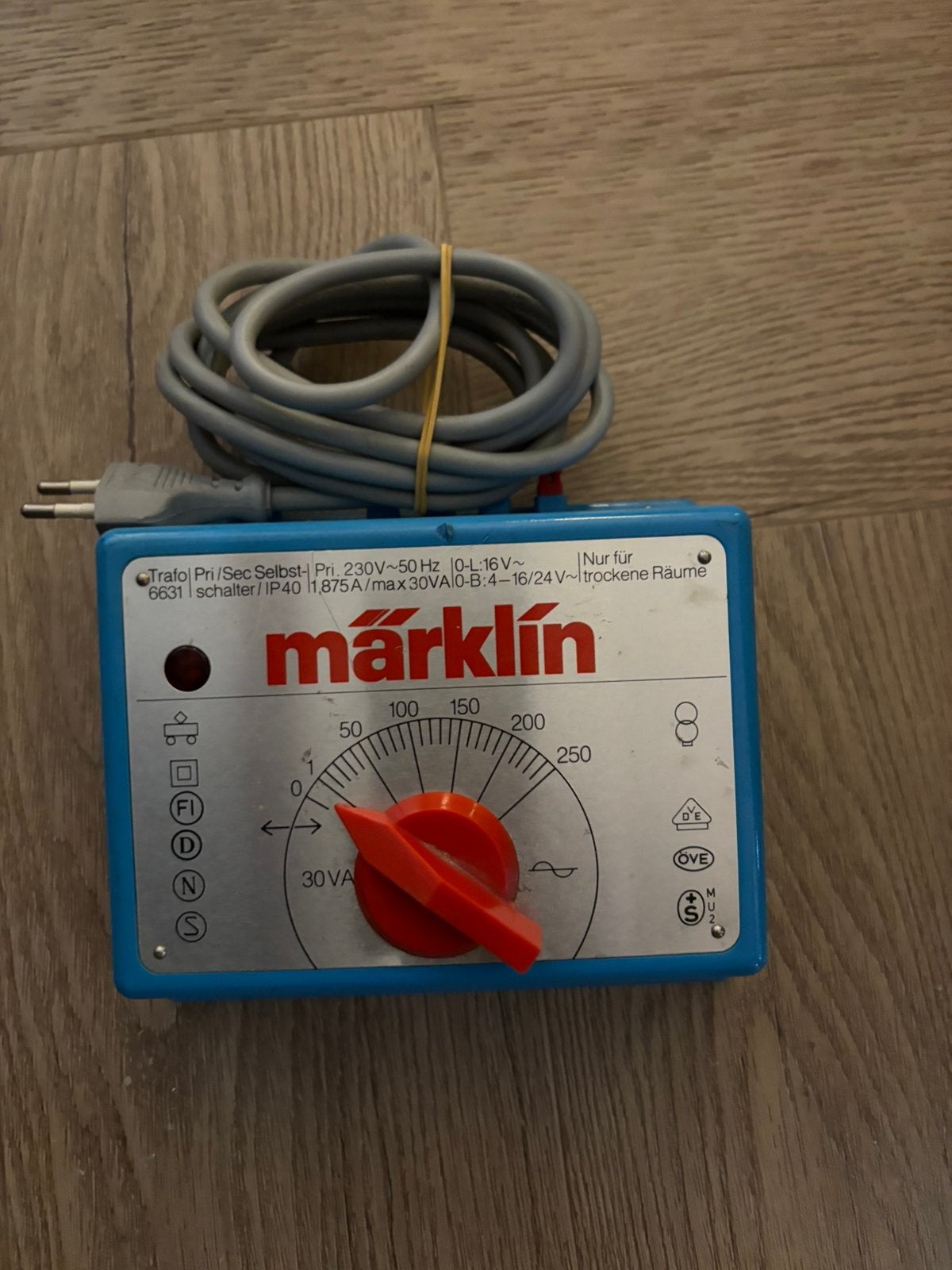 Märklin 6631 30VA transformator regelbaar, Ophalen of Verzenden, Zo goed als nieuw, Märklin, Transformator of Voeding