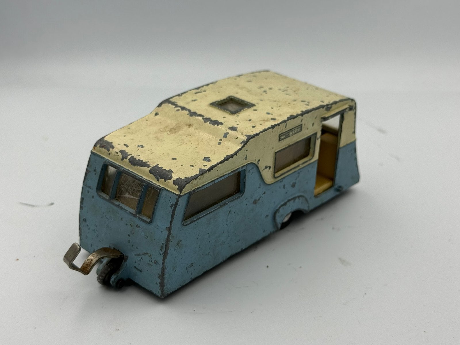 Dinky Toys Four-Berth Caravan, Ophalen of Verzenden, Zo goed als nieuw, Auto, Dinky Toys