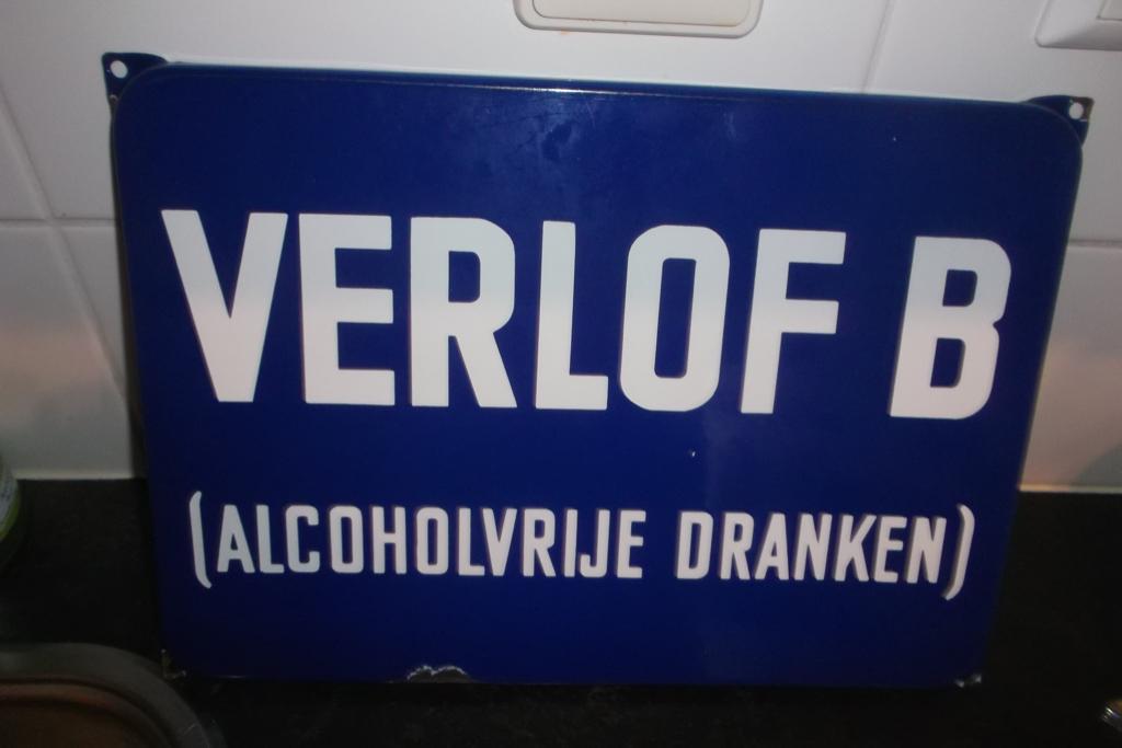 Oud emaille VERLOF B cafe tekstbord, Ophalen of Verzenden, Gebruikt, Reclamebord