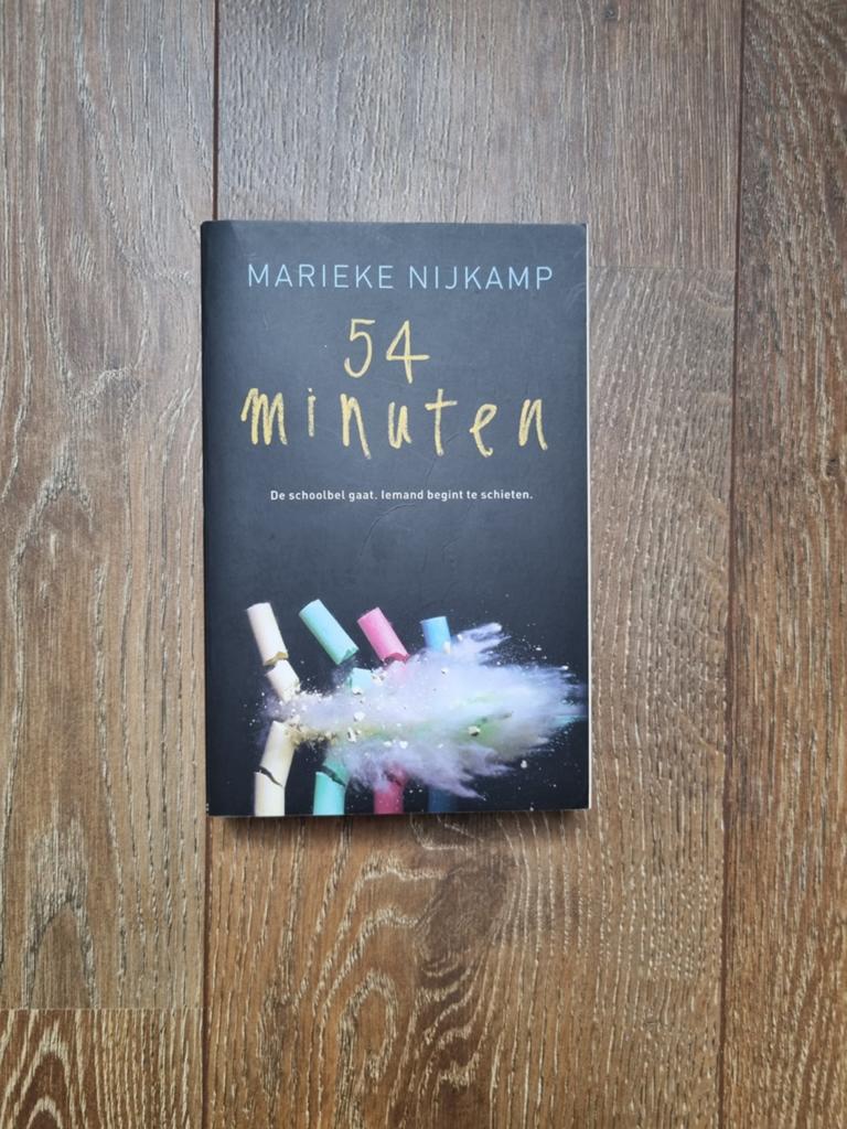 54 Minuten - Marieke Nijkamp (Thriller), Ophalen of Verzenden, Gelezen, Marieke Nijkamp, Fictie