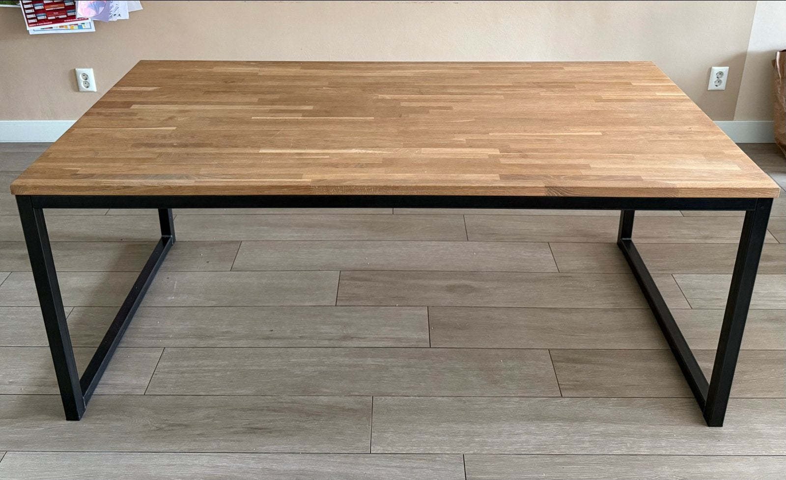 eettafel met massief houten blad  en zwart stalen frame, Ophalen, Gebruikt, Eikenhout, 50 tot 100 cm