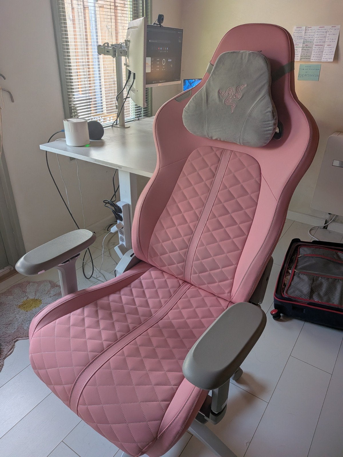 Razer Enki Quartz Pink Gaming Chair - Excellent Condition, Ophalen, Stof, Overige kleuren, Gaming, Ergonomisch