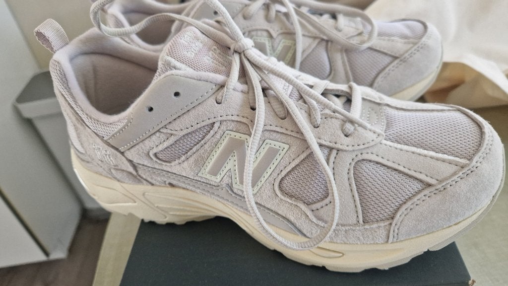 Orginele New balance maat 40 beige/grijs NIEUW in DOOS, Kleding | Dames, Schoenen, New Balance, Nieuw, Ophalen of Verzenden, Sneakers of Gympen