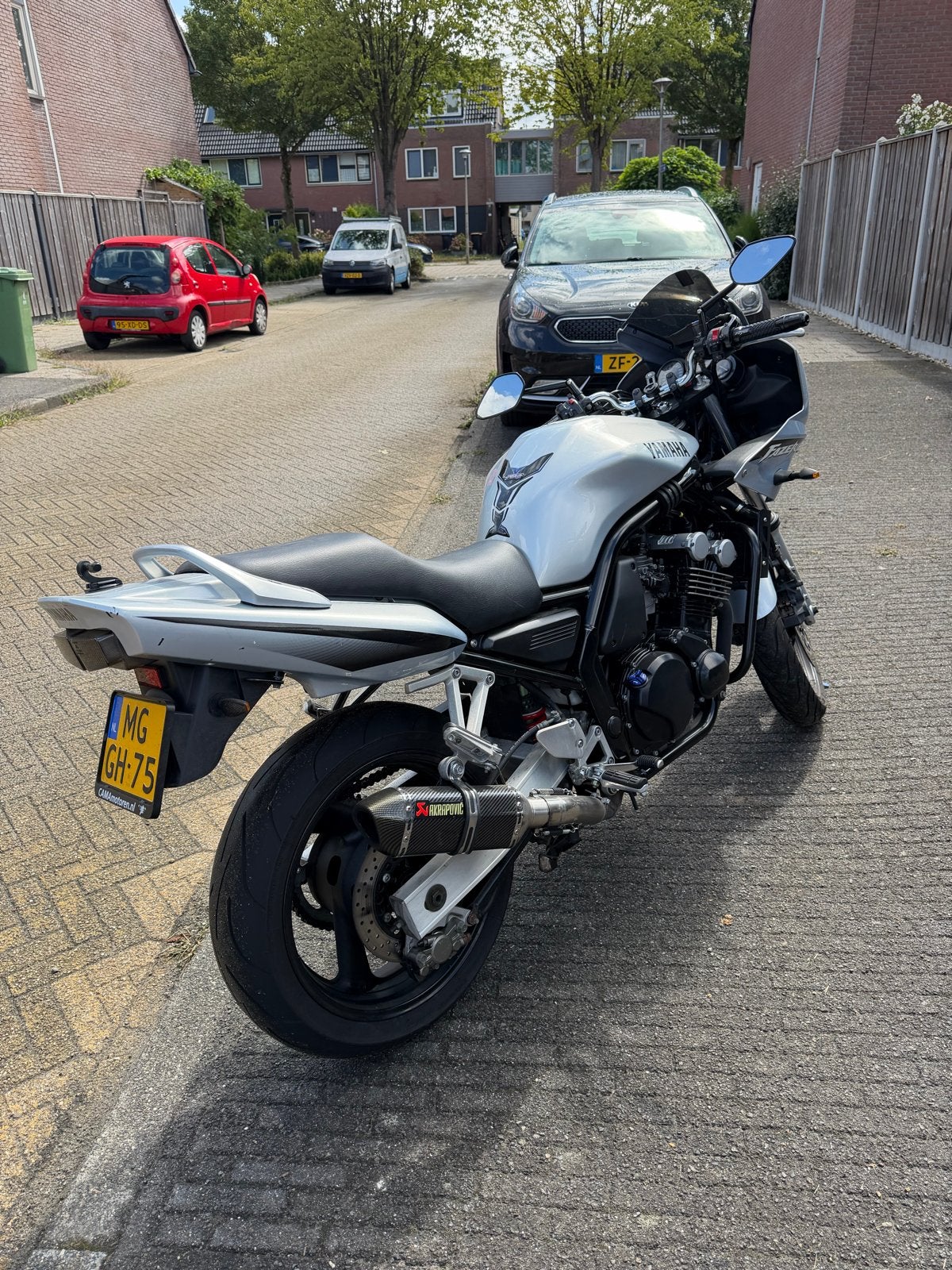Yamaha Fazer 600 - Sportieve Toermotor met Akrapovic, Sportuitlaat, 4 cilinders, Motorrijbewijs A, Gebruikt