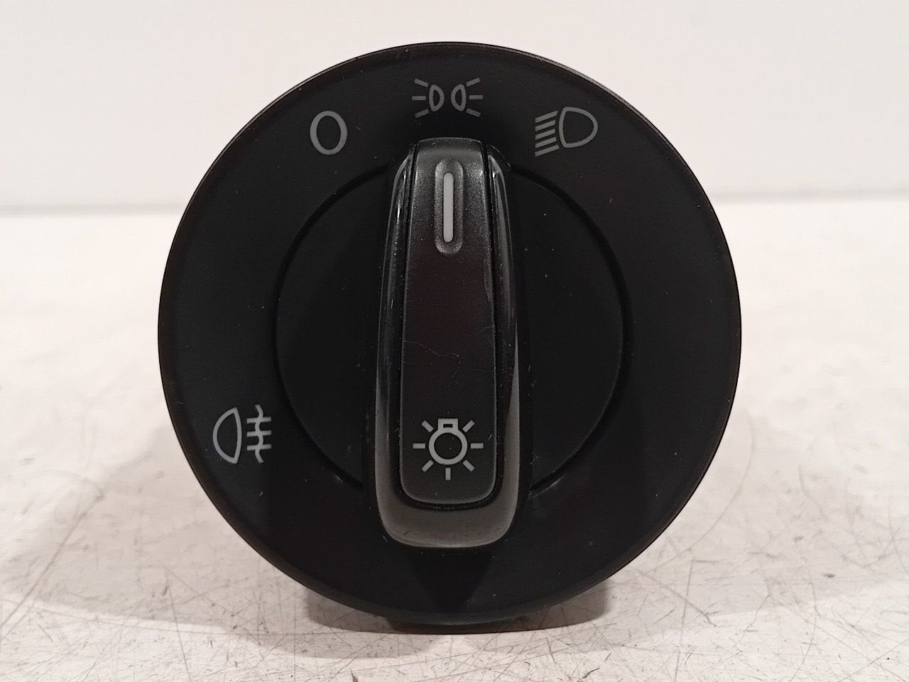 Lichtschakelaar Volkswagen Up, Onderdelen@venauto.nl, Van der Ven Autorecycling B.V., Gebruikt, Ettenseweg 76, 4706 PB Roosendaal, The Netherlands