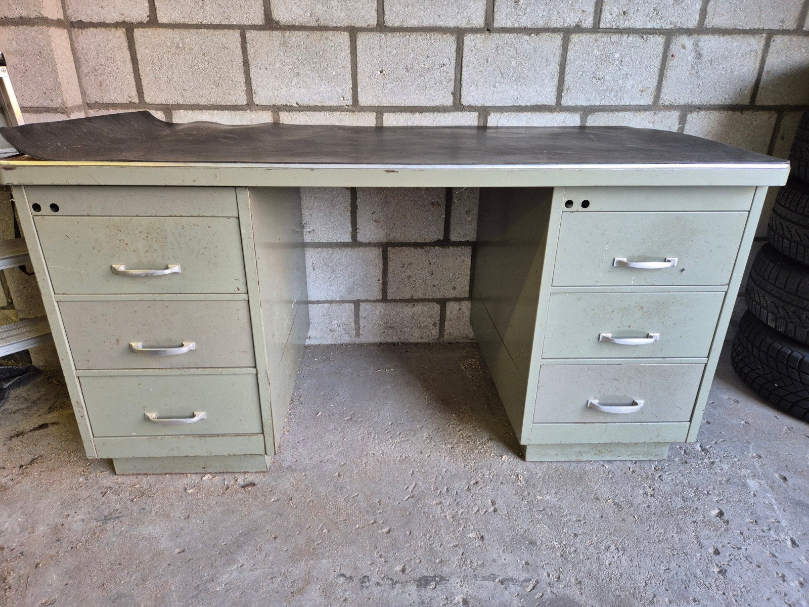 Industrieel metalen bureau met lades - Vintage look, Ophalen, Gebruikt