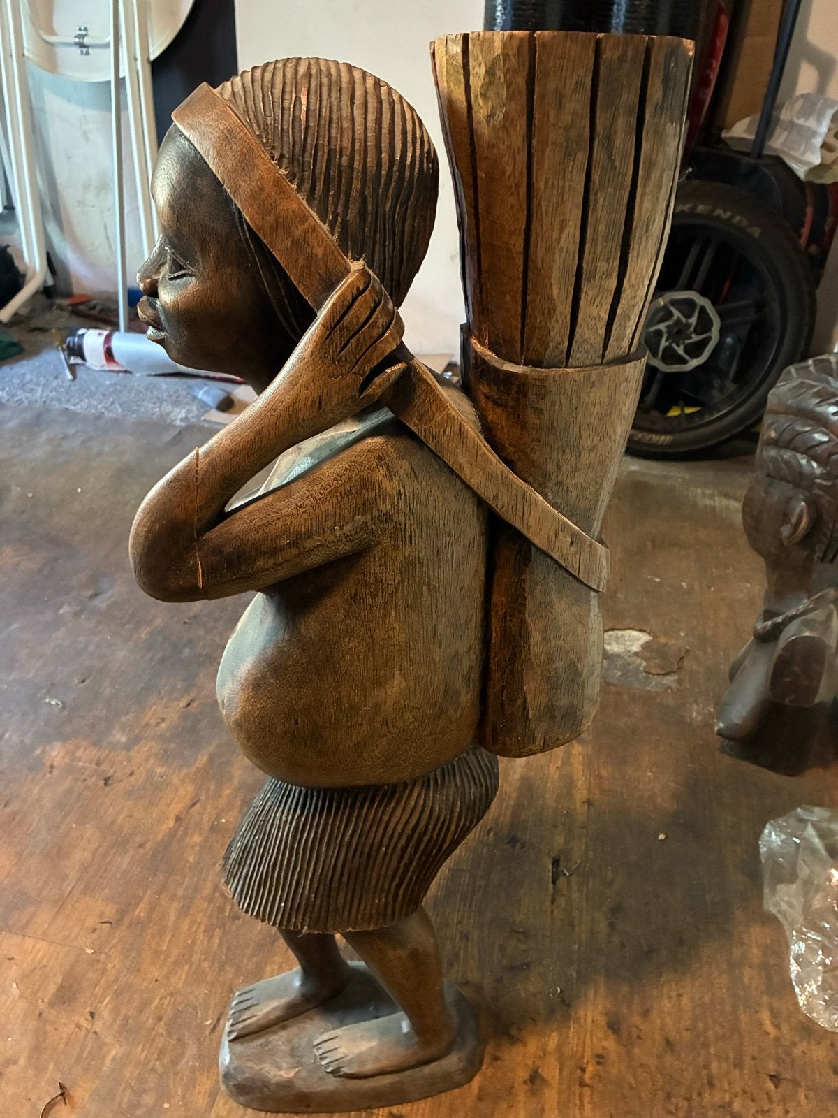 Houten beeld Afrikaanse vrouw met kind op de rug, Ophalen, 50 - 100 cm, Handgemaakt, Beeld