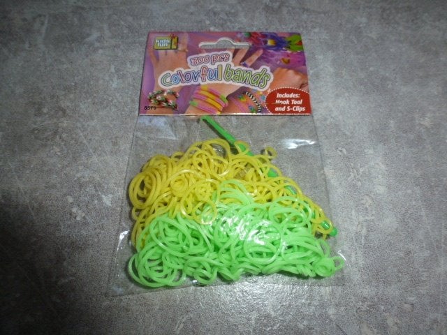 NIEUW 200 geel en groene loom bandjes 5 zakjes voor 8,00, Hobby en Vrije tijd, Ophalen of Verzenden, Nieuw