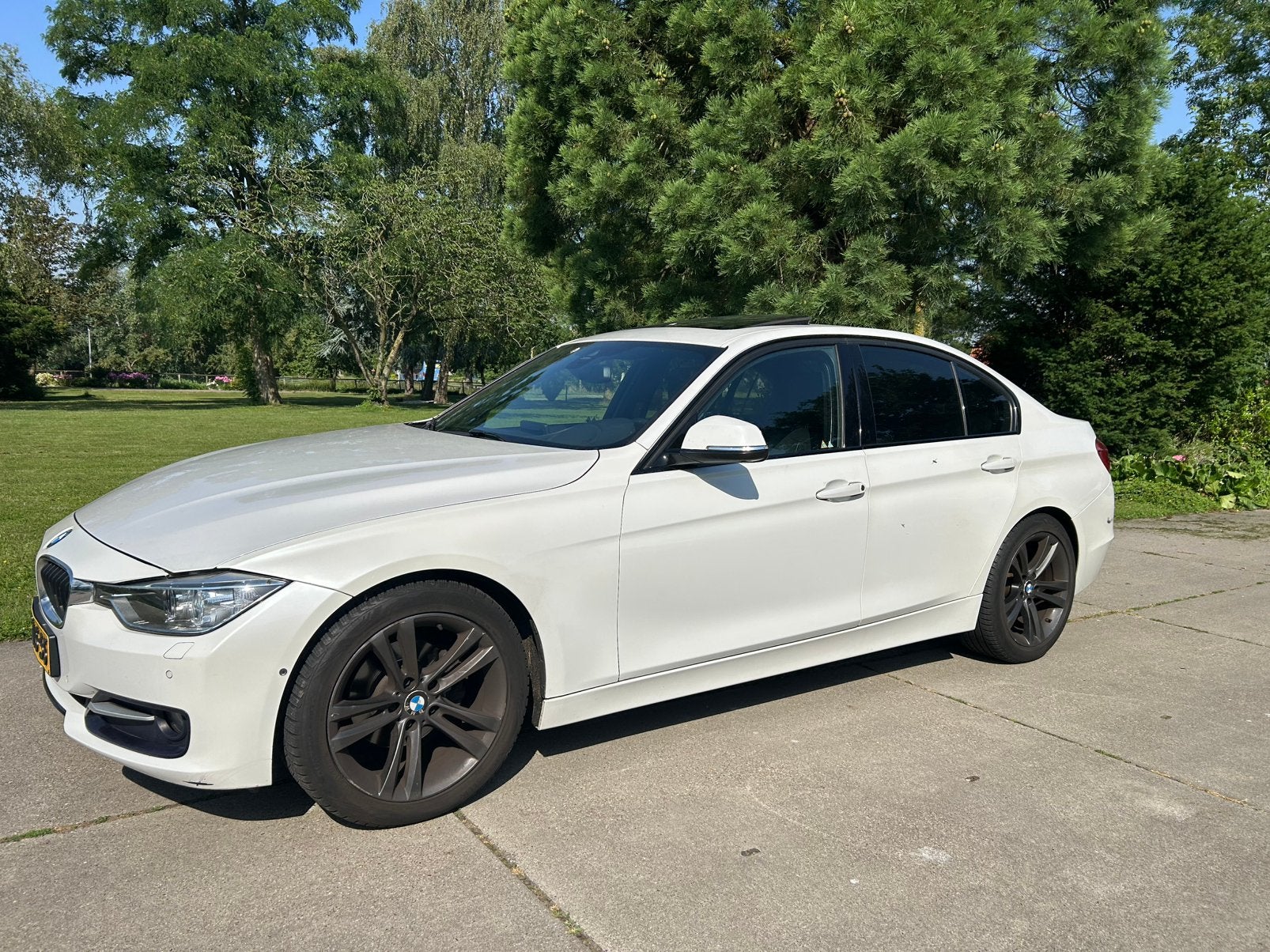 BMW 320i EfficientDynamics Edition High Executive, Auto's, Achterwielaandrijving, Zwart, 4 cilinders, Wit