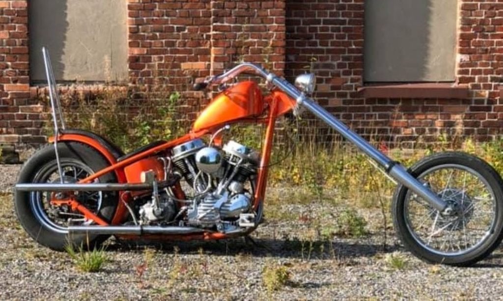 Gezocht voorvorkpoten  Harley 1,2 meter lengte., Motoren, Onderdelen | Harley-Davidson, Ophalen