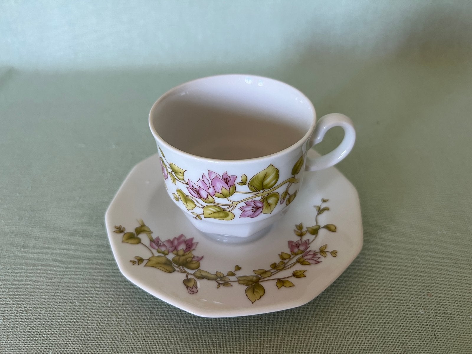 Vintage Winterling Kirchenlamitz kop en schotel met bloemen, Antiek en Kunst, Ophalen of Verzenden