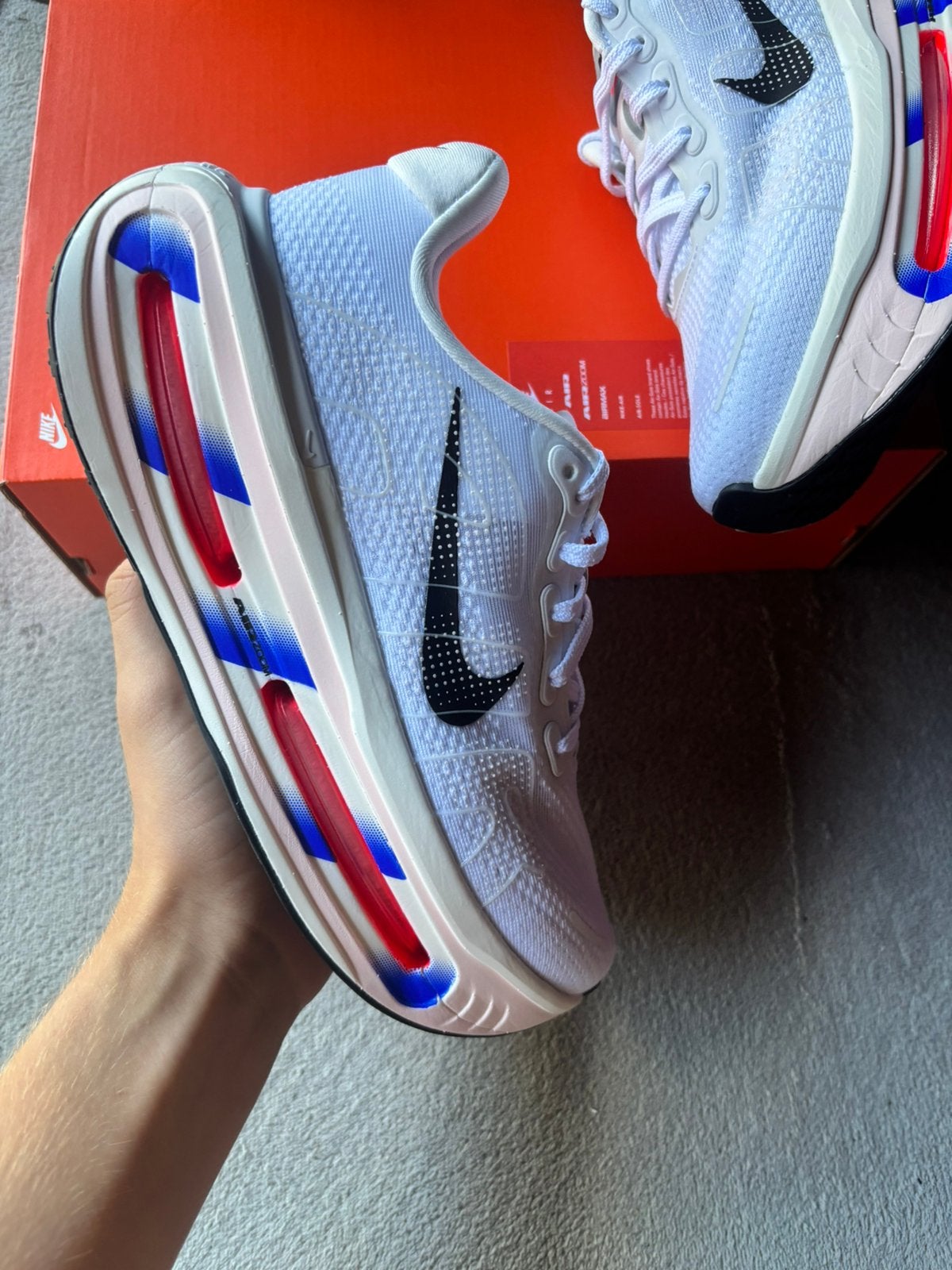 Nike vomero plus cm white racer blue - maat 40 - nieuw, J, Nieuw, Ophalen of Verzenden, J