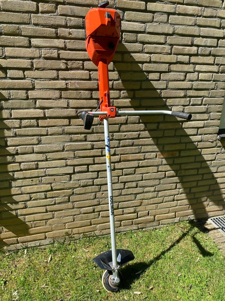 Krachtige bosmaaier, Ophalen, Zo goed als nieuw, Benzine